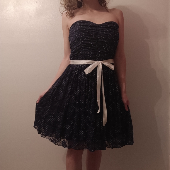 Strapless Lace Dress - Picture 2 of 10